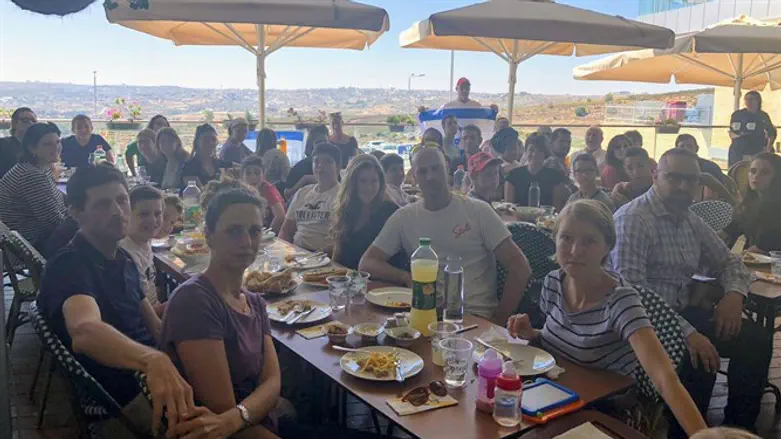 Fuld family at Gush Etzion Junction
