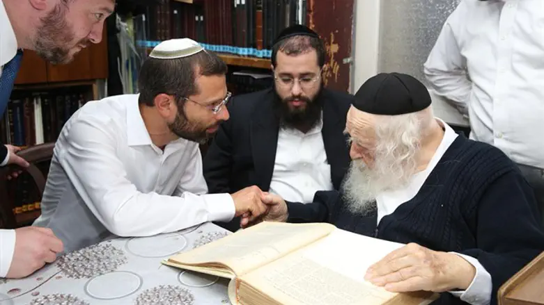 ישראל גנץ והרב קנייבסקי