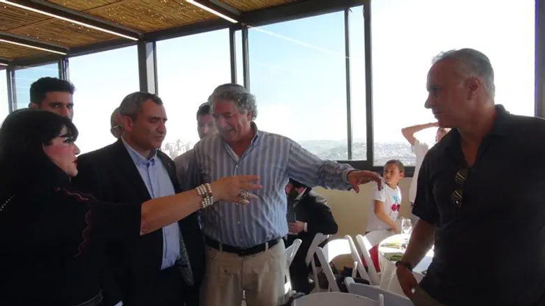 Зеэв Элькин в Кидмат-Ционе