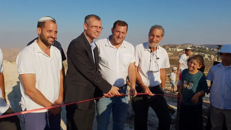 חנוכת הטיילת