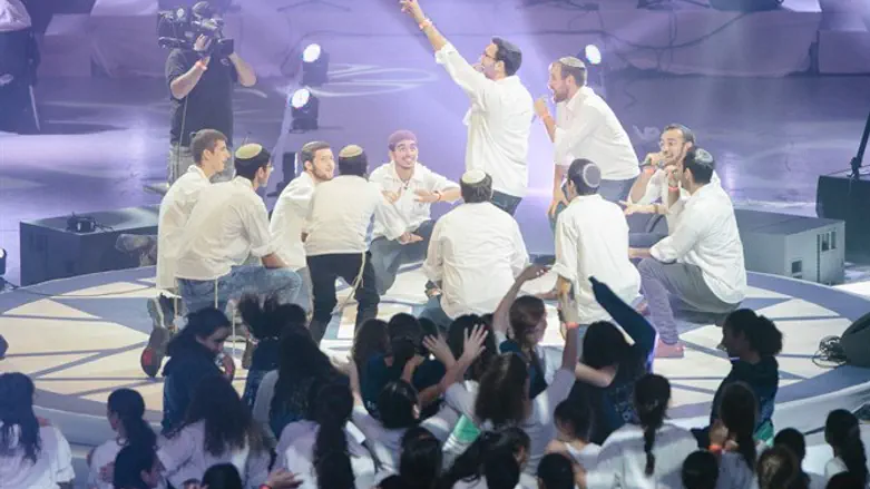 חגיגות ה-100 של "עזרא"