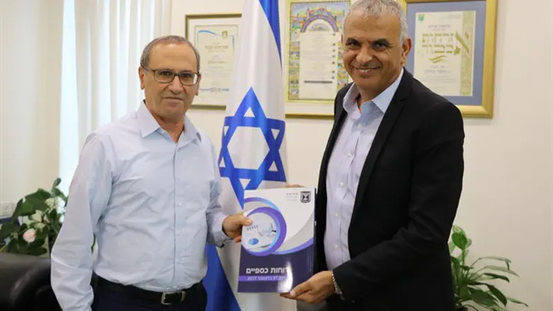 ''מדיניות כלכלית חברתית''