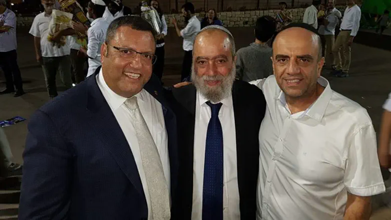 משה ליאון עם הרב שמחון