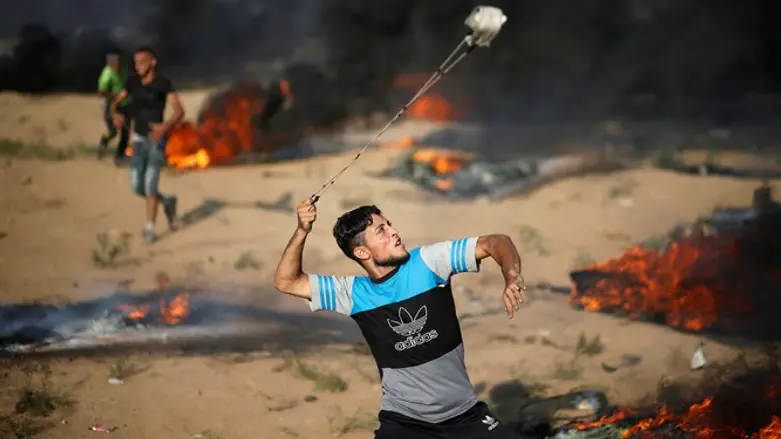 Terrorists near Gaza fence