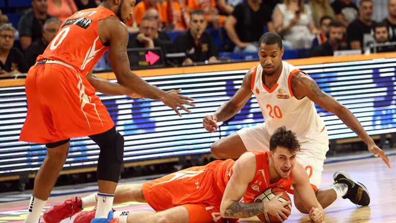 נס ציונה נלחמת מול ראשון לציון, הערב