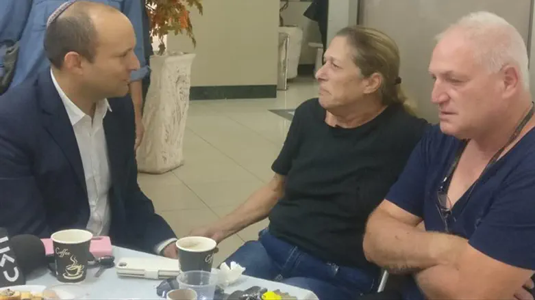 Bennett pays a condolence visit