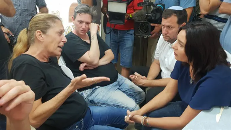 Regev pays shiva visit