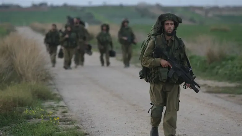 IDF soldiers near Gaza