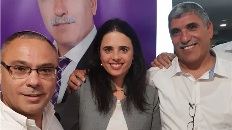 ''מפלגת הבית היהודי עומדת מאחוריך''