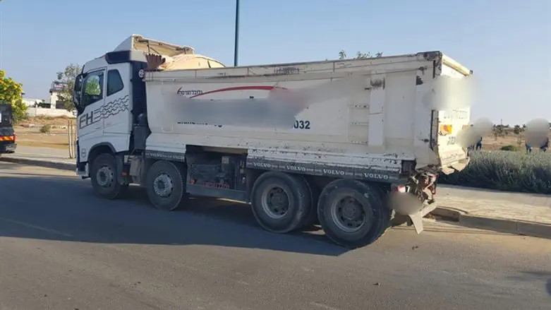 המשאית עליה נהג הנער