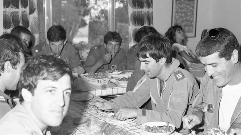 Ron Arad in the military dining room