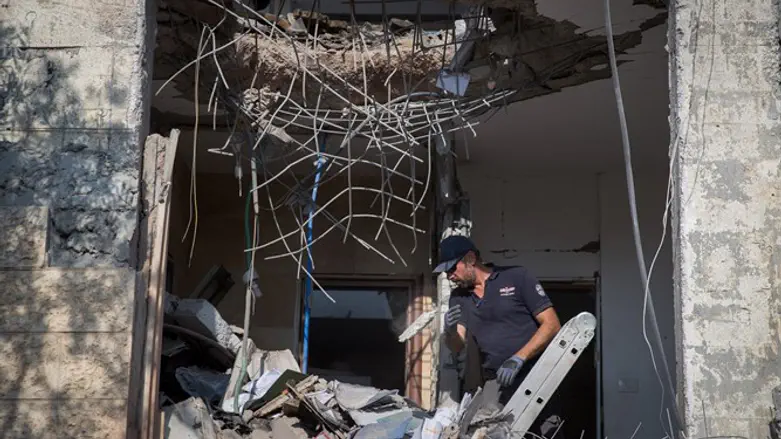 Beer Sheva destruction by Gaza rocket