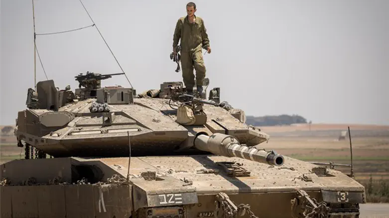 IDF tank near Gaza border