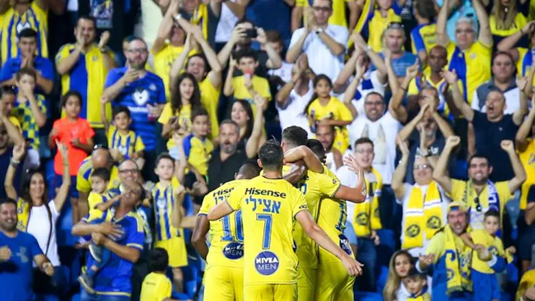 שחקני מכבי חוגגים הערב