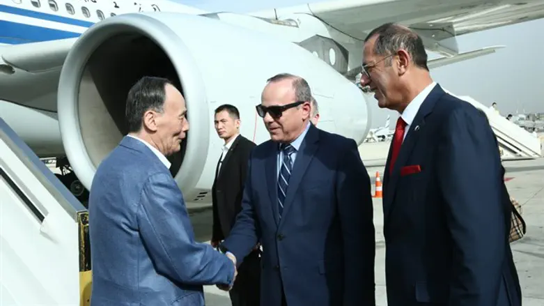 השר יובל שטייניץ מקבל את סגן הנשיא הסיני