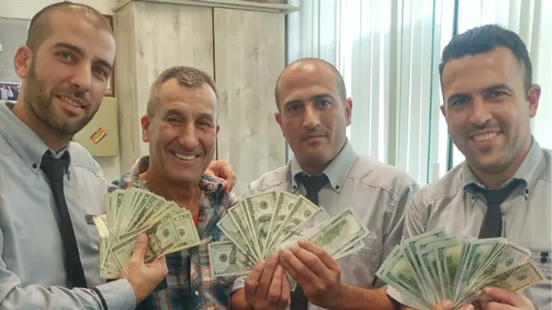 דוד עם צוות התחנה