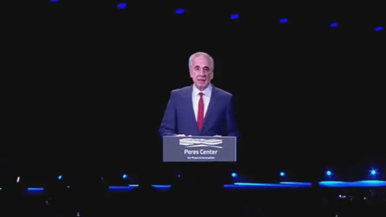 "Вернувшийся к жизни" Шимон Перес