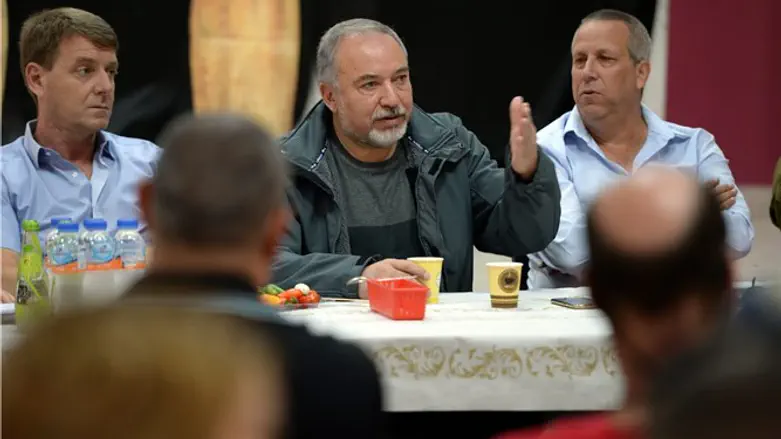 ליברמן בכפר עזה