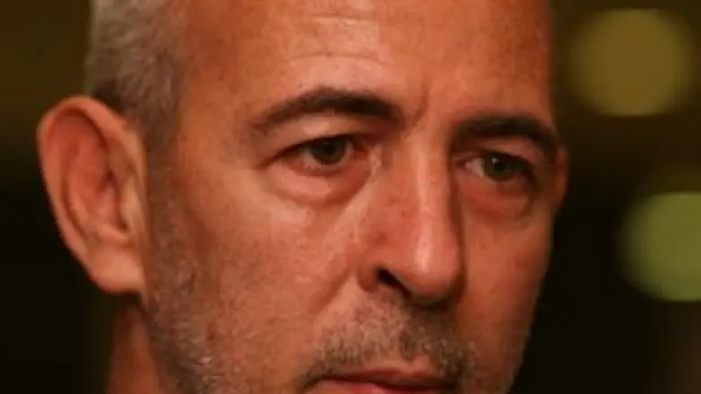 זיוף. אייל ארד