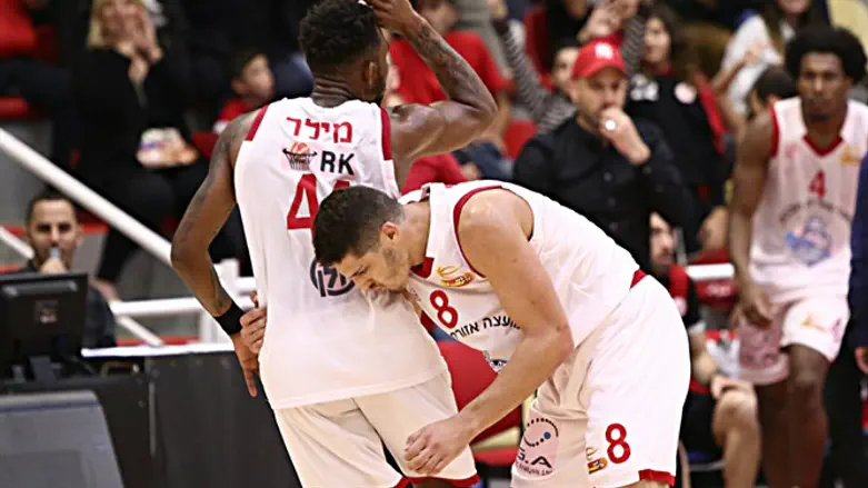 שוכמן ומילר הערב. גיבורי הניצחון