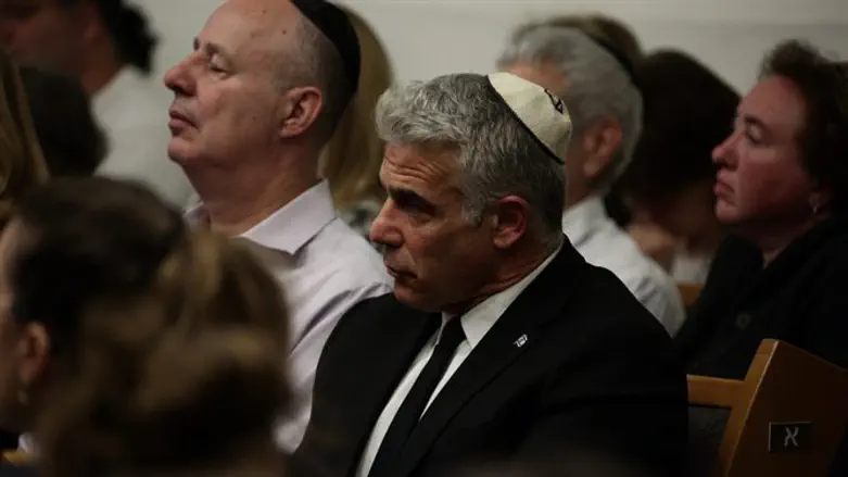 לפיד באירוע