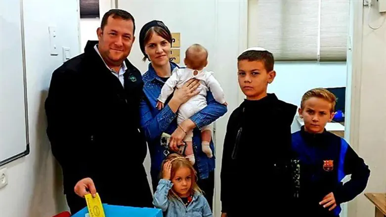 Йоси Даган с семьей