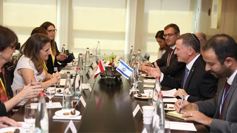 אדלשטיין עם שרת החוץ של קנדה