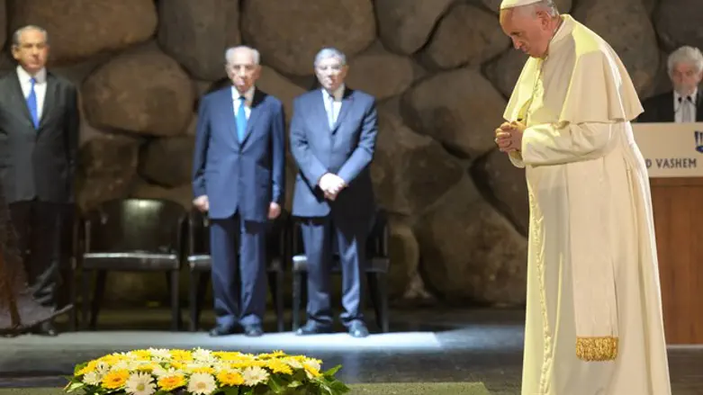 папа Римский в "Яд Вашем"