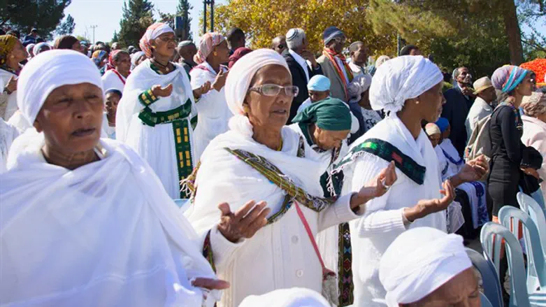 מדי שנה מתאספים ההמונים לתפילה משותפת