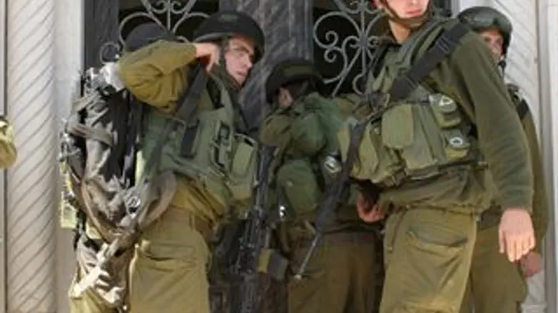 לפרוץ דלתות בלי חומר נפץ