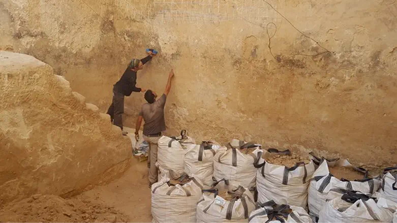 התגלו חרסים, תרמילים וחלקי נשק