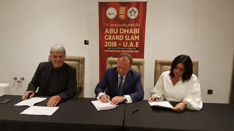 רגב, וויזר ופונטי באבו-דאבי