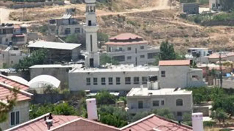 המסגד הסמוך לבית אל
