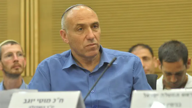 לסיים את המנדט. יוגב