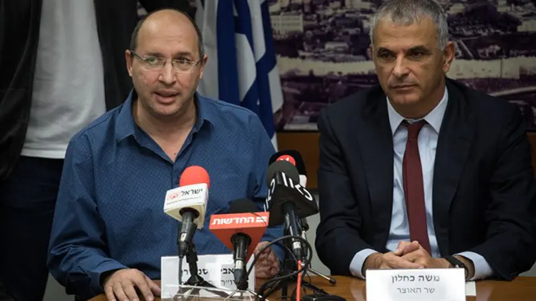 עובדים בשיתוף פעולה. כחלון וניסנקורן