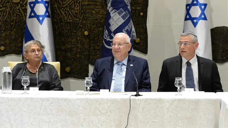 נשיא המדינה ורעייתו עם הרב בני לאו, הערב