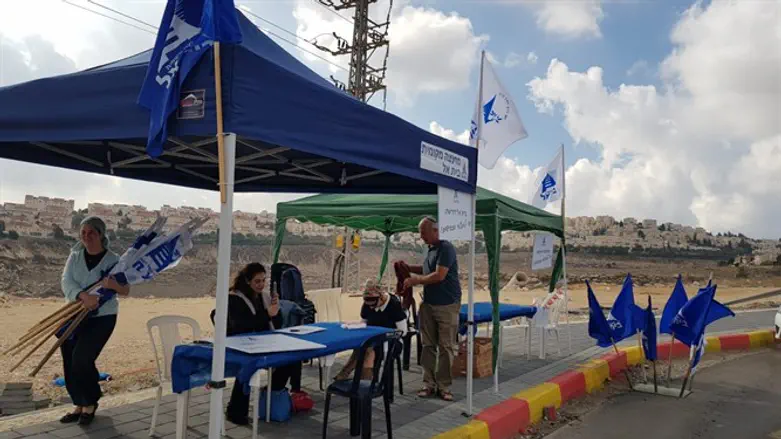 מאהל המחאה של מועצת בית אל בחיזמא