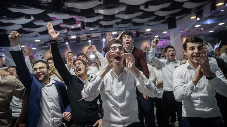 חגיגות במטה ליאון
