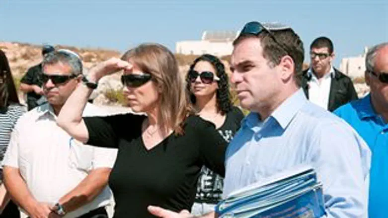 לבנת באפרת. היום