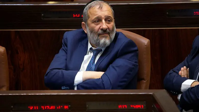 דורש התנצלות. אריה דרעי