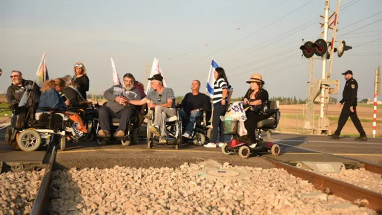 מחאת הנכים על המסילה