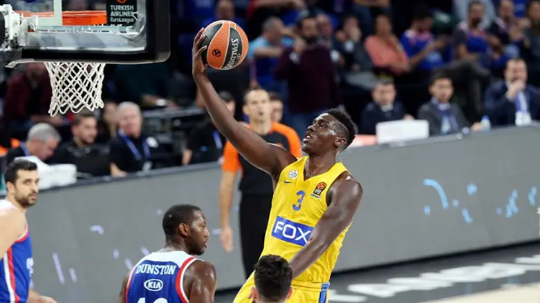 ג'וני אובראיינט הערב. אחד היחידים שתיפקד