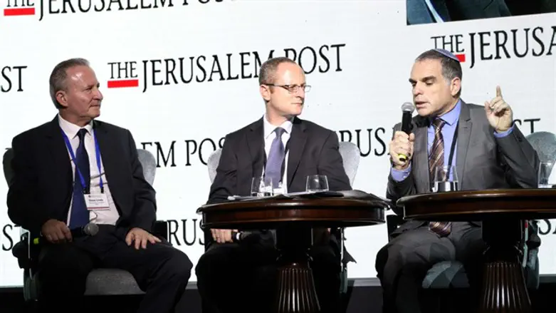 Одед Ревиви на конференции