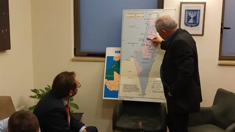 MK Dichter with EU Ambassador