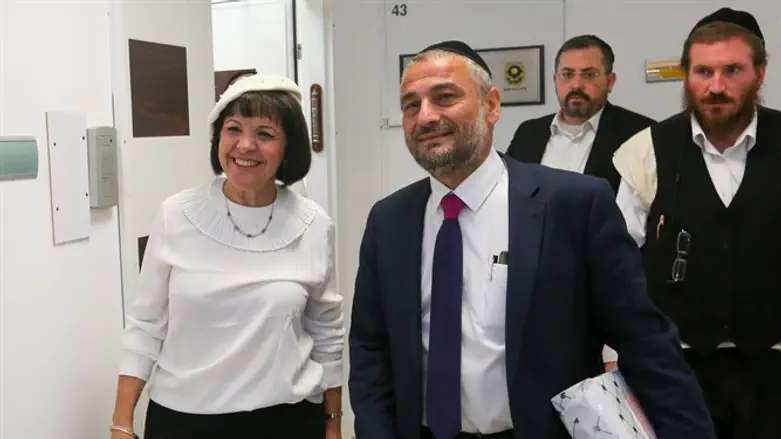 Beit shemesh elected mayor Aliza Bloch with outgoing mayor Moshe Abutbul