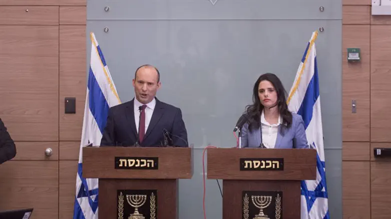 גילו בגרות ואחריות. איילת שקד ונפתלי בנט