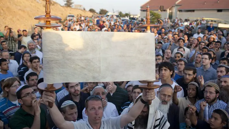 Raising the banner of Torah