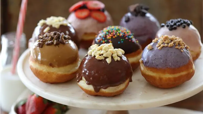 סופגניות צבעוניות