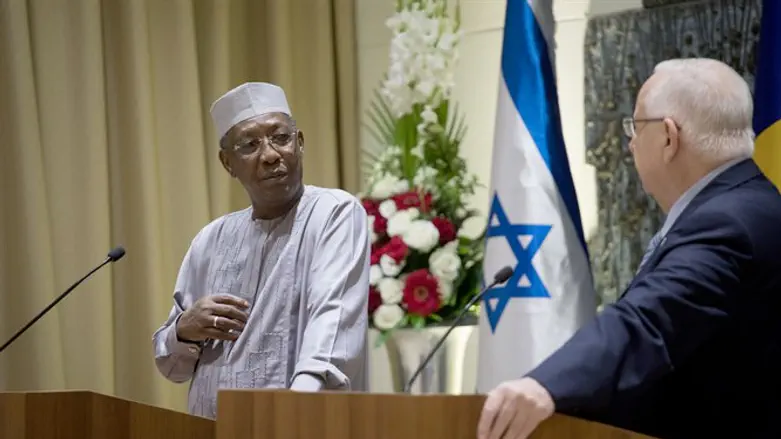 המגעים מתנהלים הרחק מעיני הציבור. ביקור נשיא צ'אד