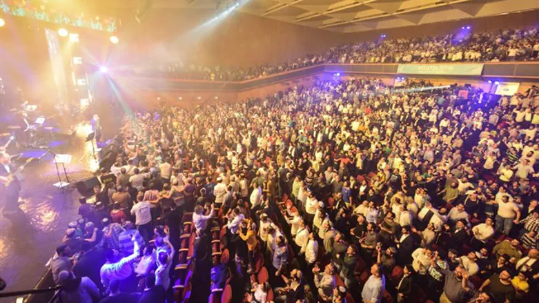 רבבות במופעי צמאה בשנת תשע"ט